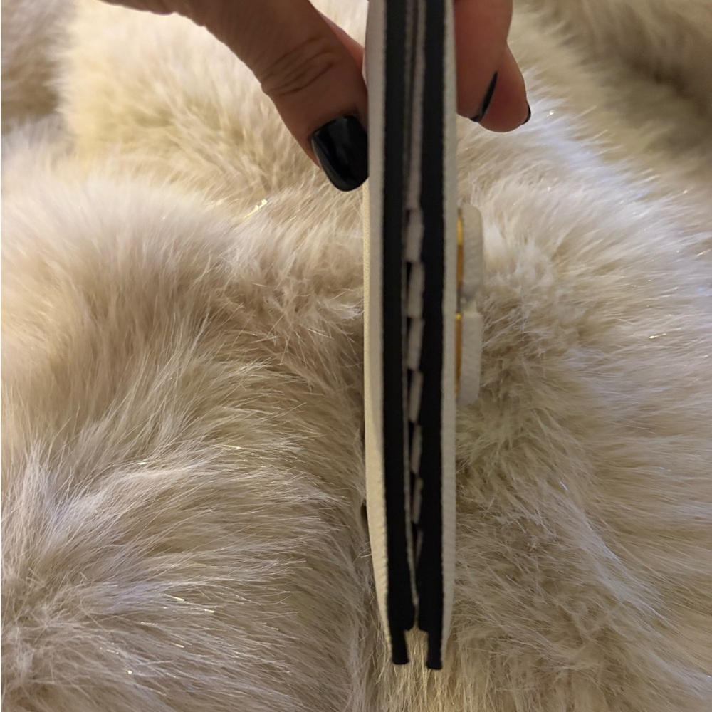 Valentino White Cream Leather Wallet. - Picture 10 of 10